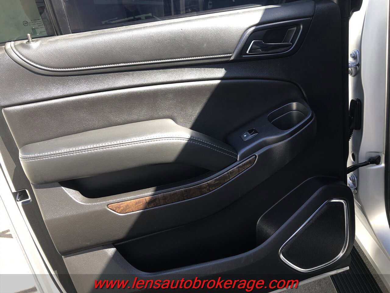 Used 2019 Chevrolet Suburban LT AWD/4WD image 16