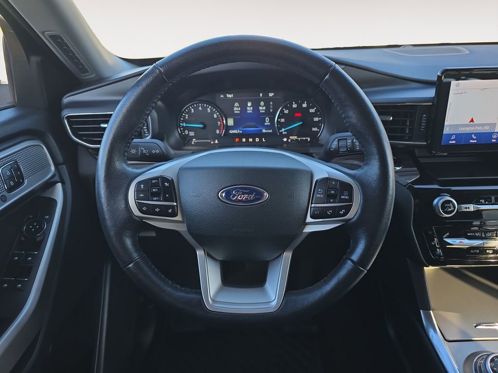 Used 2023 Ford Explorer Limited w/ Equipment Group 301A image 11