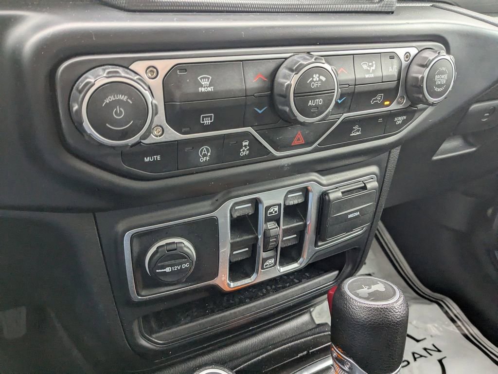 Used 2023 Jeep Wrangler Unlimited Sahara AWD/4WD image 24