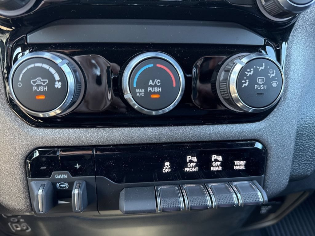 Used 2026 RAM 1500 Warlock AWD/4WD image 24