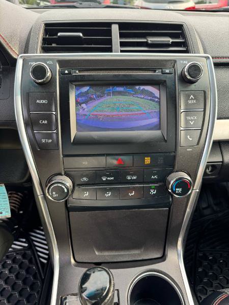 Used 2017 Toyota Camry SE FWD image 19