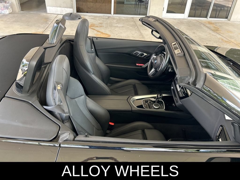 Used 2025 BMW Z4 sDrive30i RWD image 9