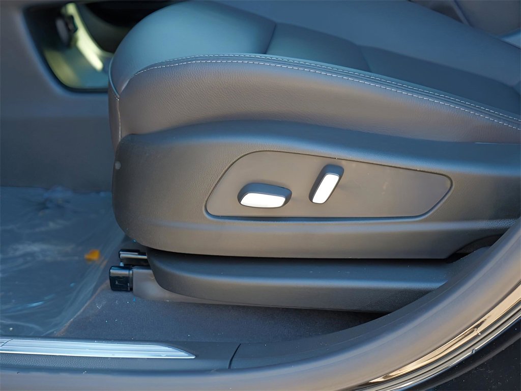 New 2026 Cadillac XT5 Luxury w/ LPO, Floor Liner Package image 21