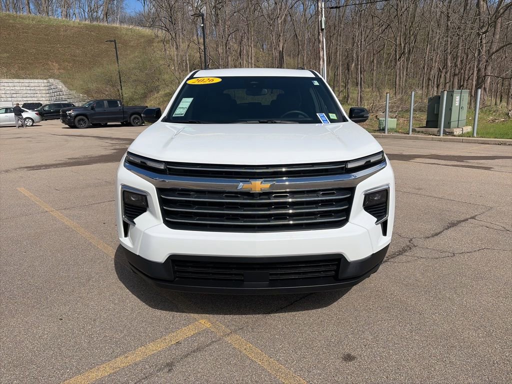 Used 2026 Chevrolet Traverse LT image 2