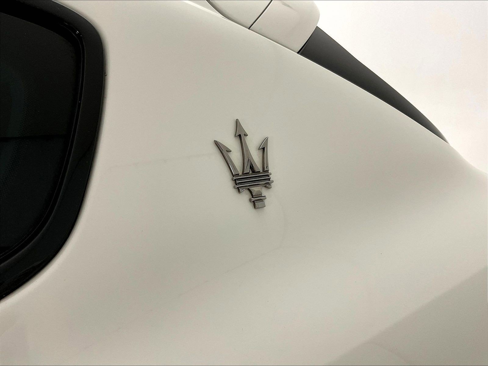 Used 2022 Maserati Levante GT AWD/4WD image 36