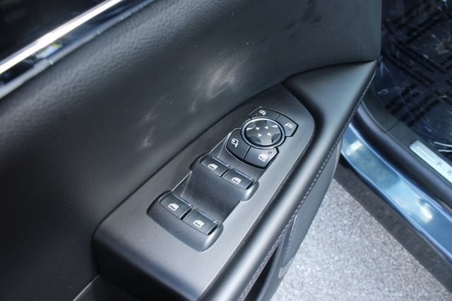 Used 2023 Lincoln Nautilus AWD w/ Premium Package image 11