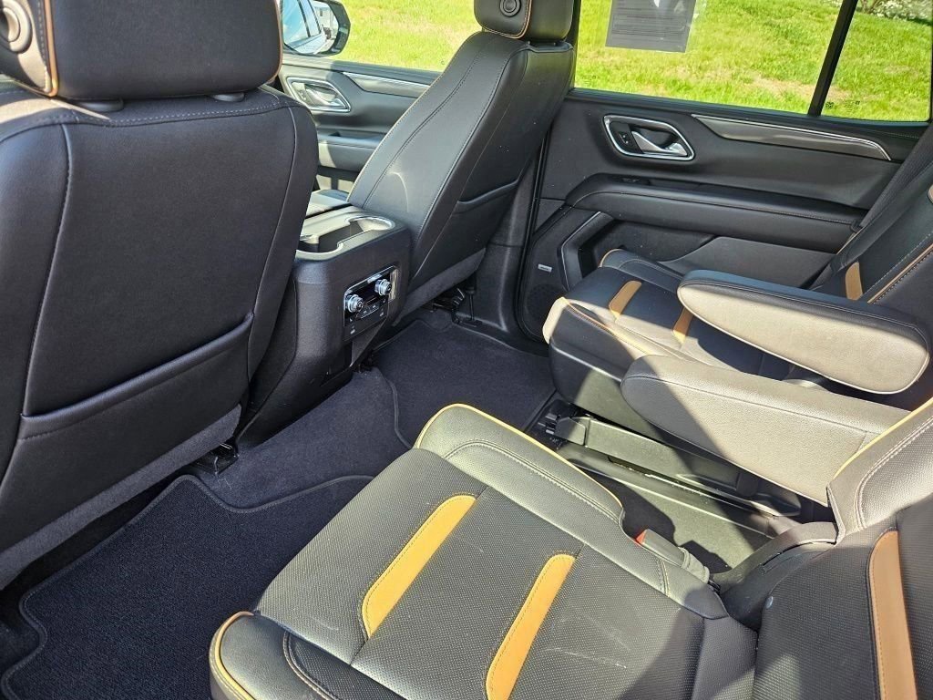 Used 2022 GMC Yukon AT4 w/ Technology Package image 10