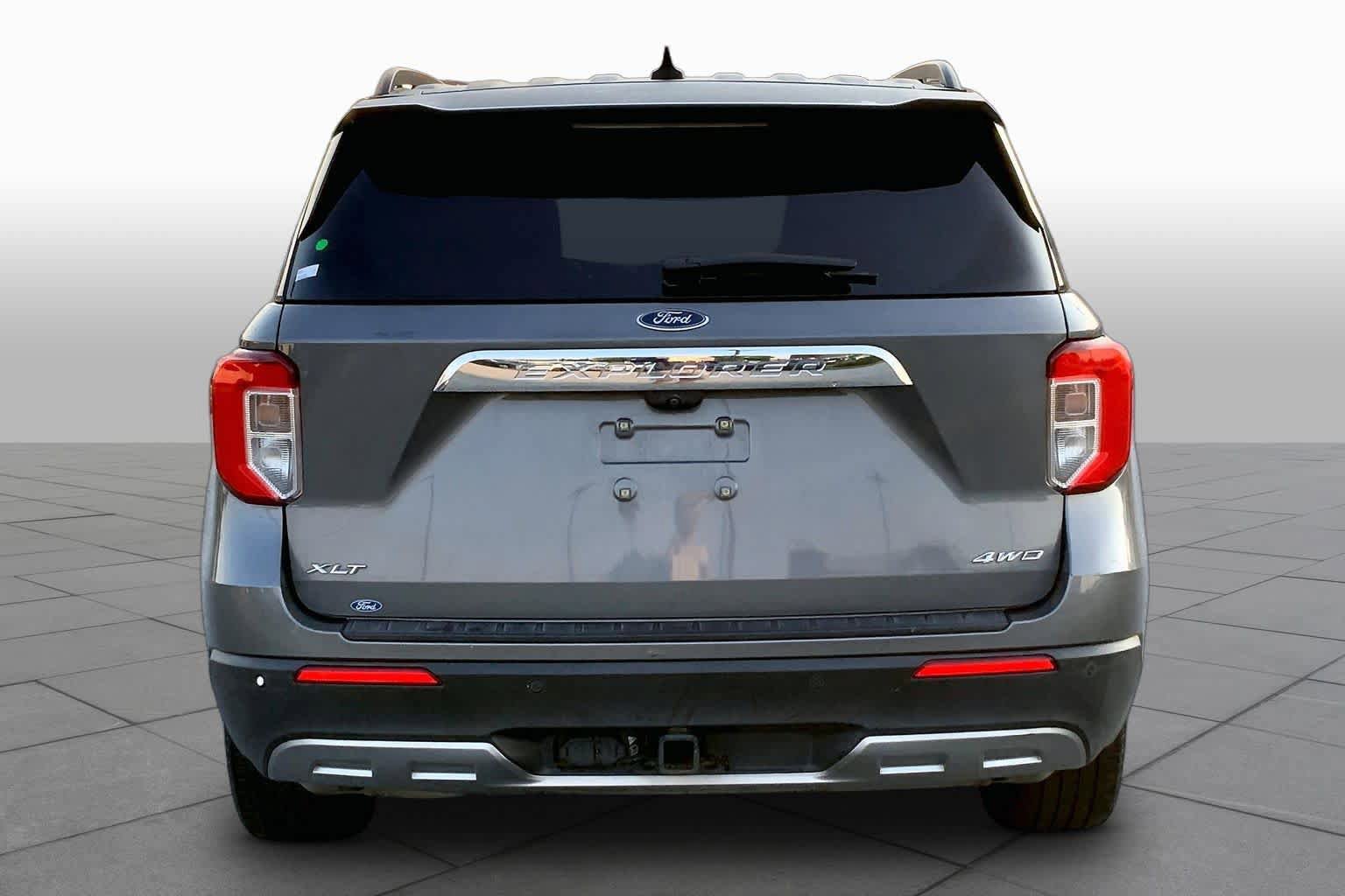 Used 2021 Ford Explorer XLT w/ Equipment Group 202A AWD/4WD image 5