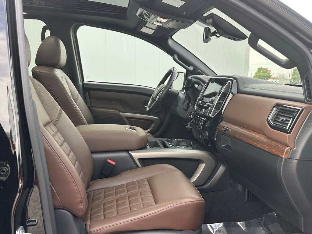 Used 2024 Nissan Titan Platinum Reserve w/ Moonroof Package AWD/4WD image 26