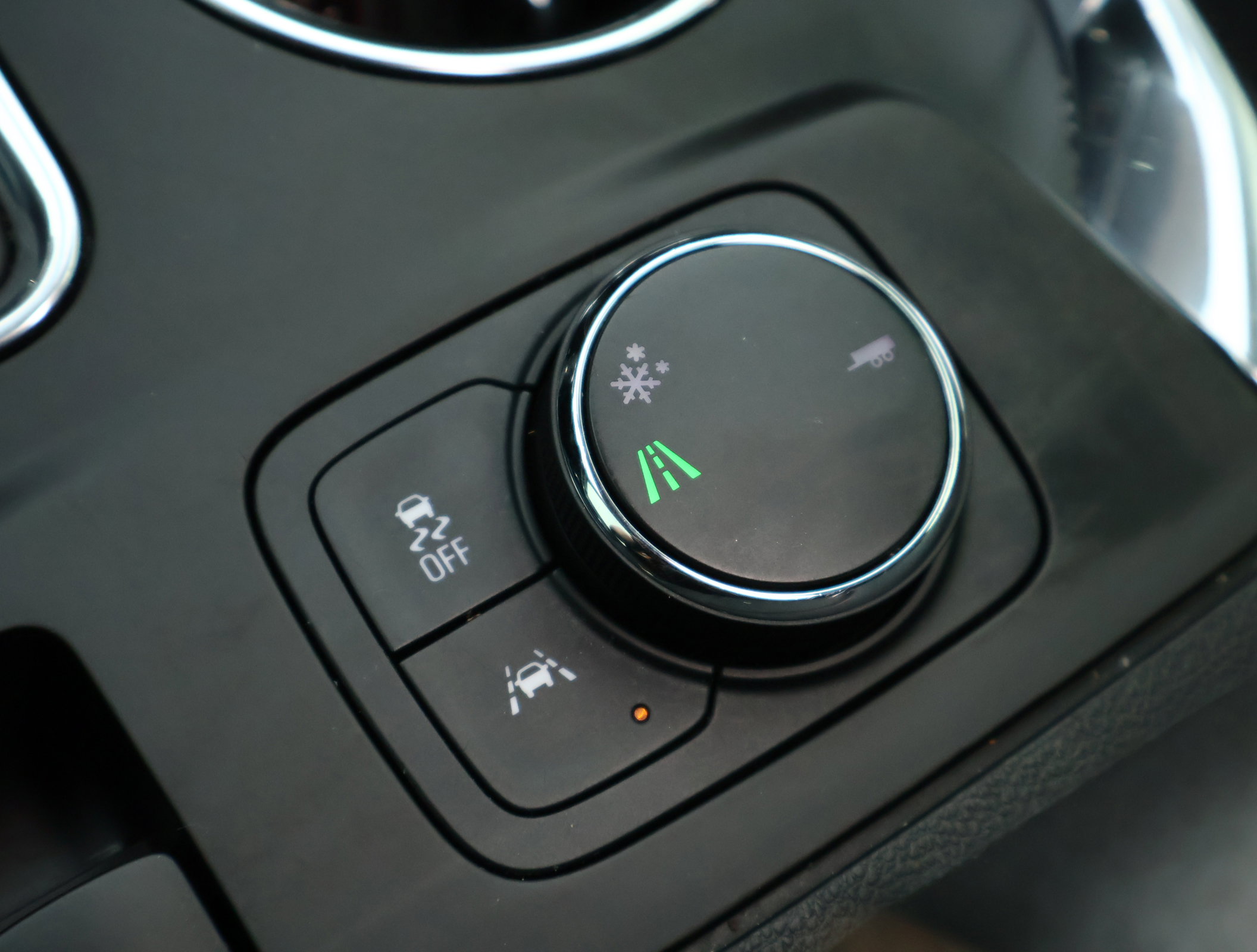 Used 2020 Chevrolet Traverse Premier w/ Redline Edition image 22