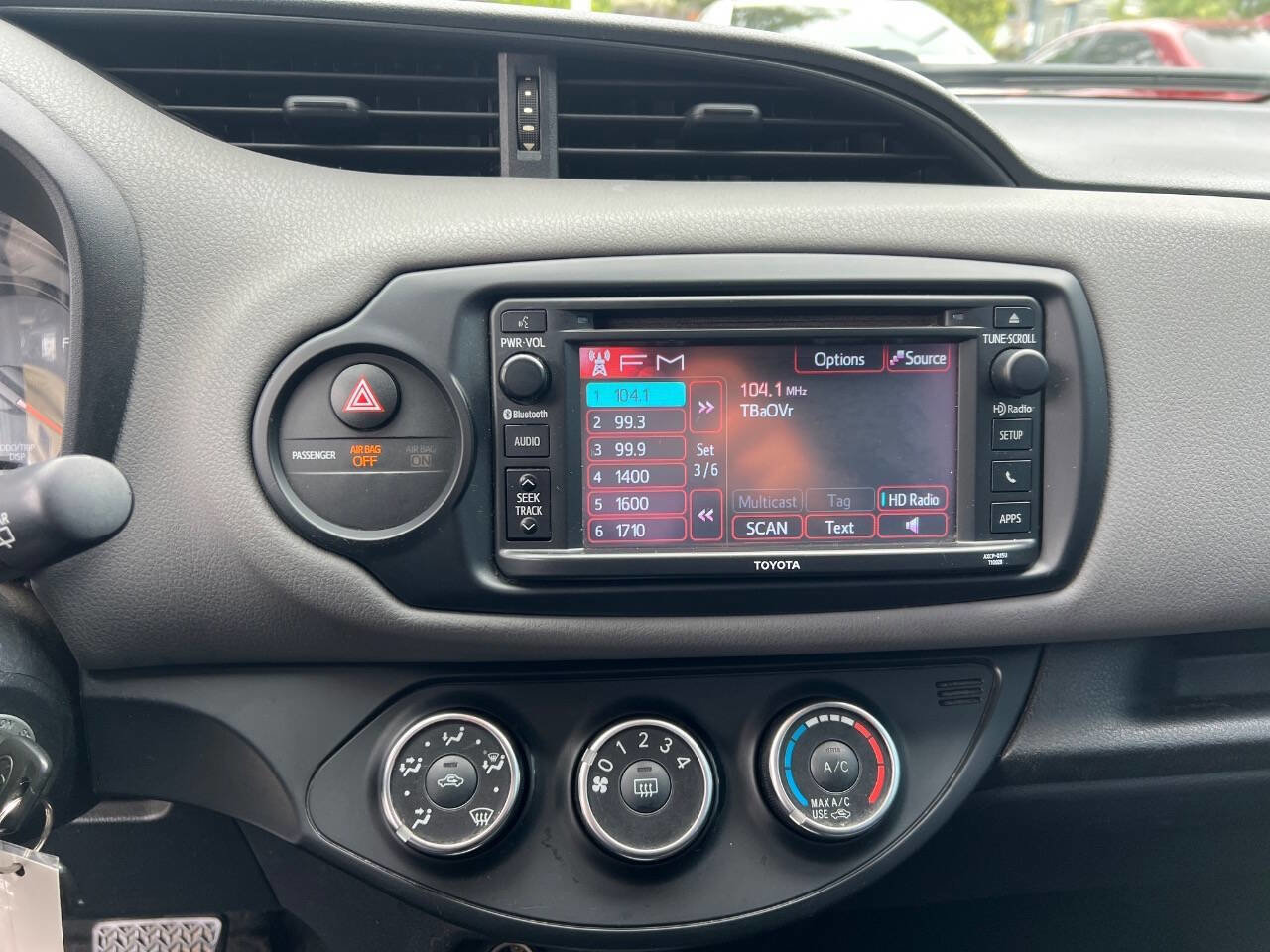 Used 2015 Toyota Yaris L FWD image 12