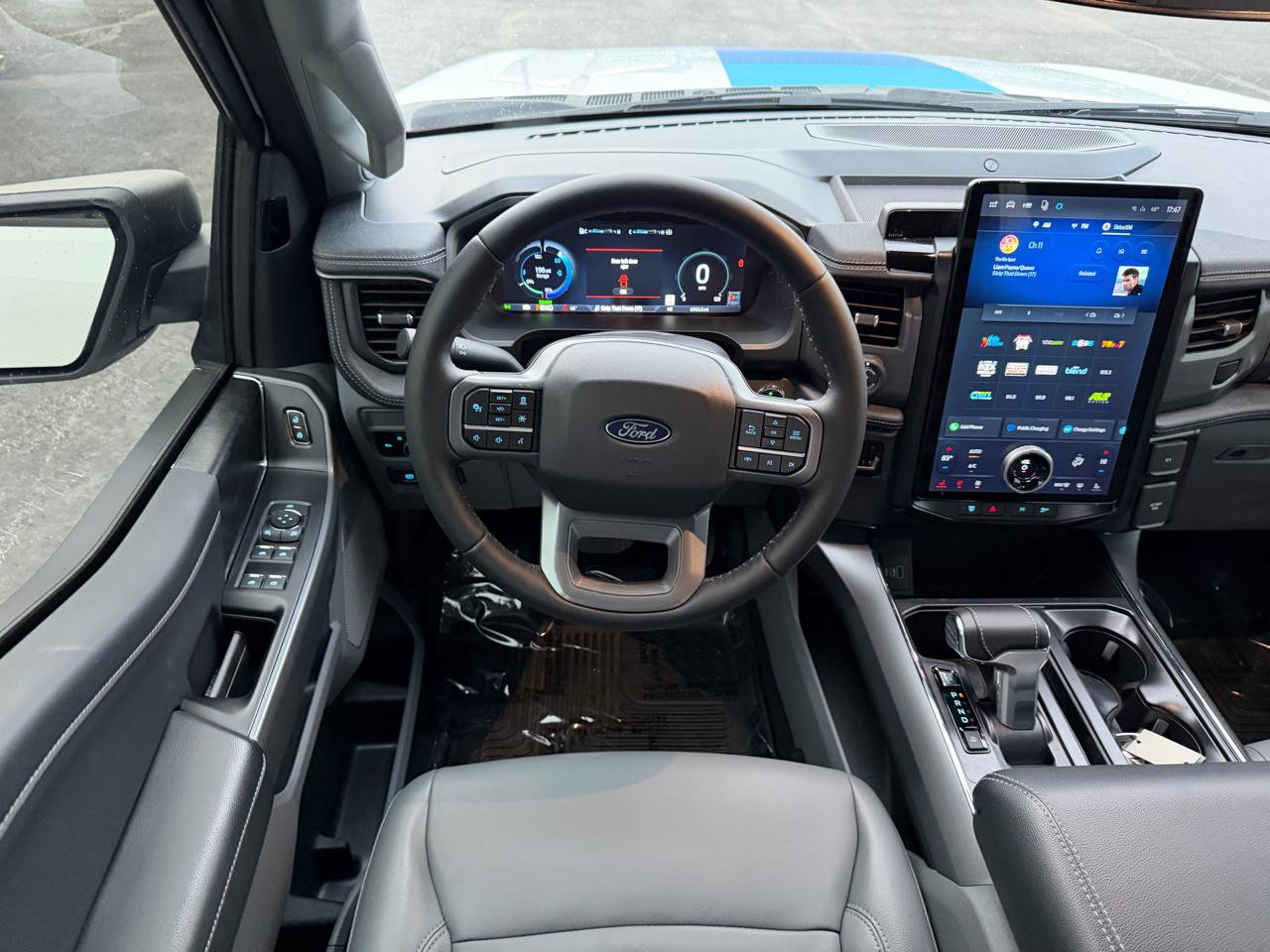 Used 2025 Ford F150 Lightning Flash image 15