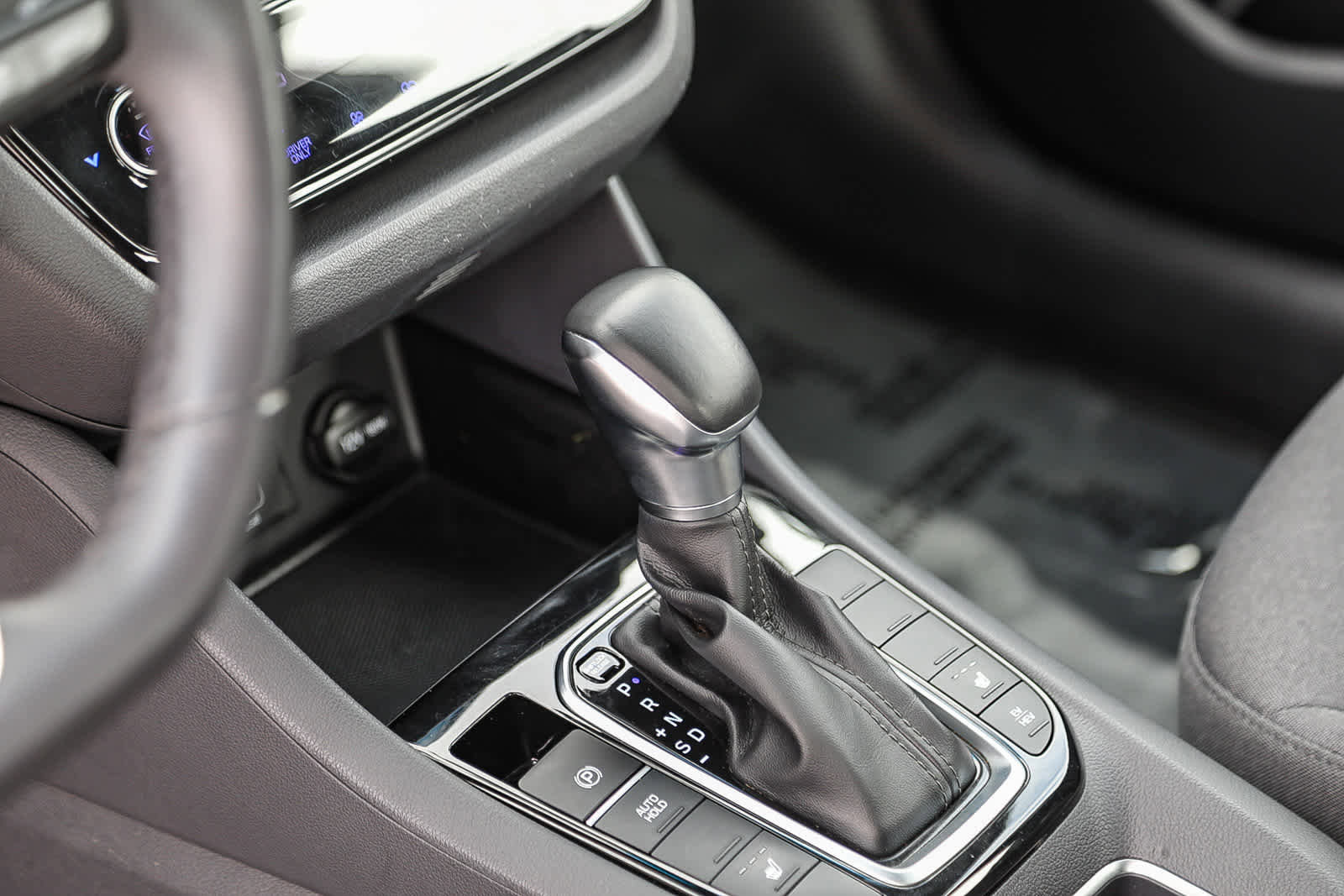 Used 2020 Hyundai Ioniq SE image 17