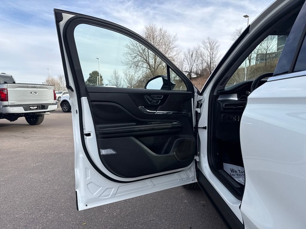 Certified 2022 Lincoln Corsair FWD w/ Equipment Group 101A image 9