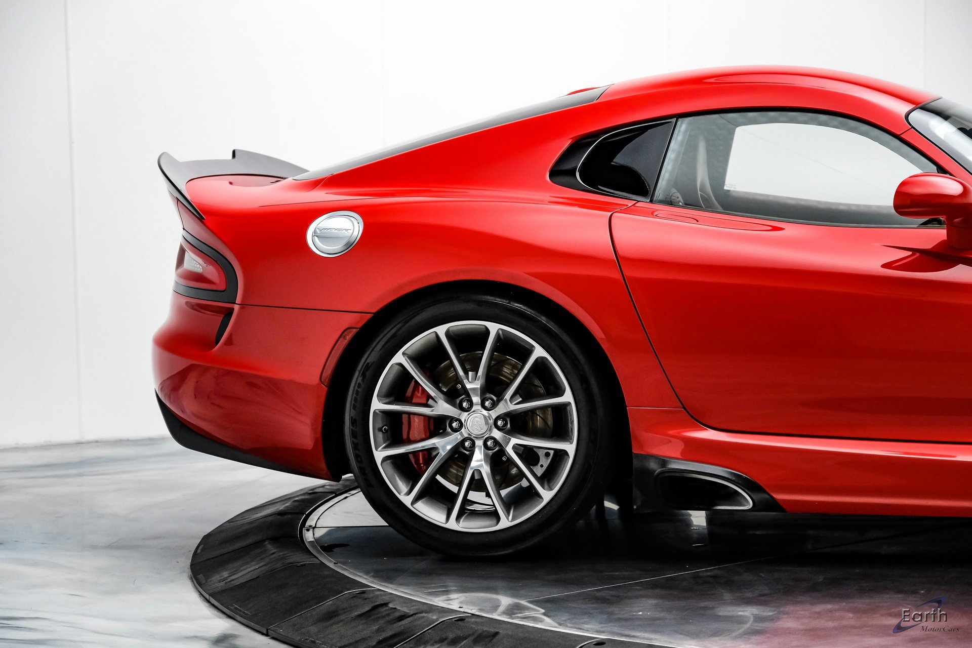 Used 2014 SRT Viper GTS w/ GTS Laguna Interior Package image 17