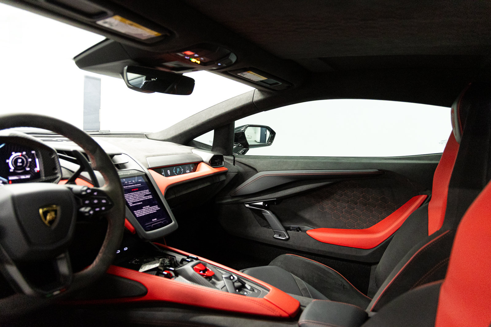 Used 2024 Lamborghini Revuelto AWD/4WD image 40