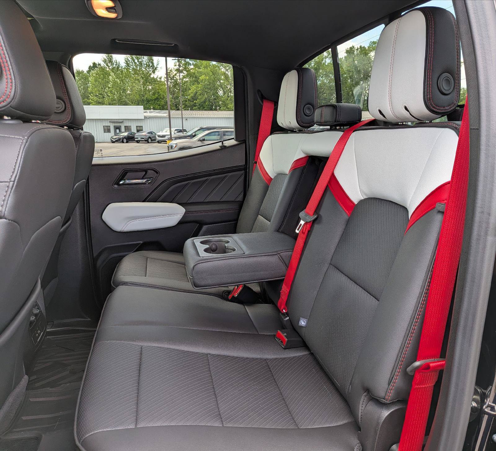 Used 2026 GMC Canyon AT4X AWD/4WD image 25