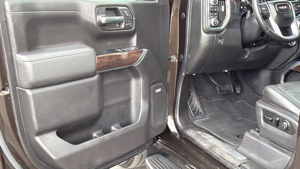 Used 2019 GMC Sierra 1500 SLT w/ SLT Premium Plus Package AWD/4WD image 23