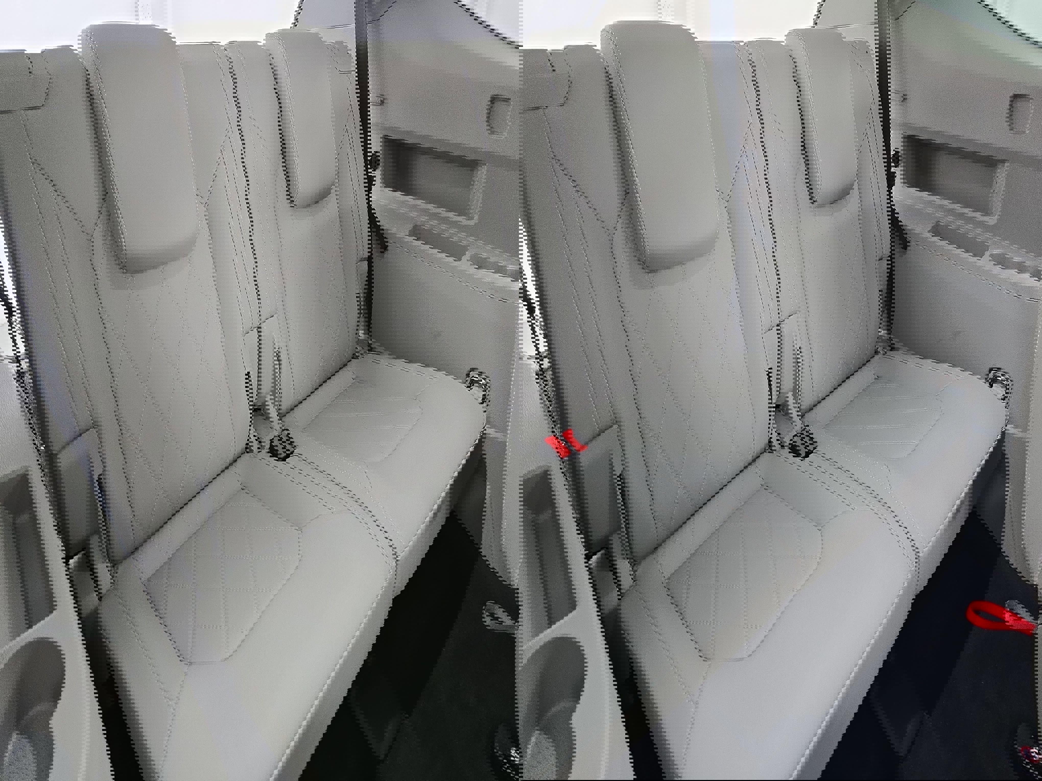 Certified 2025 Volkswagen Atlas SEL Premium R-Line image 12