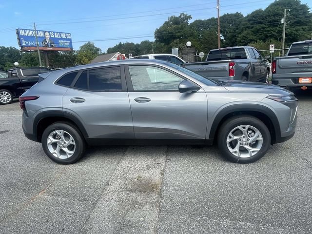 New 2026 Chevrolet Trax LS w/ LS Convenience Package FWD video 2