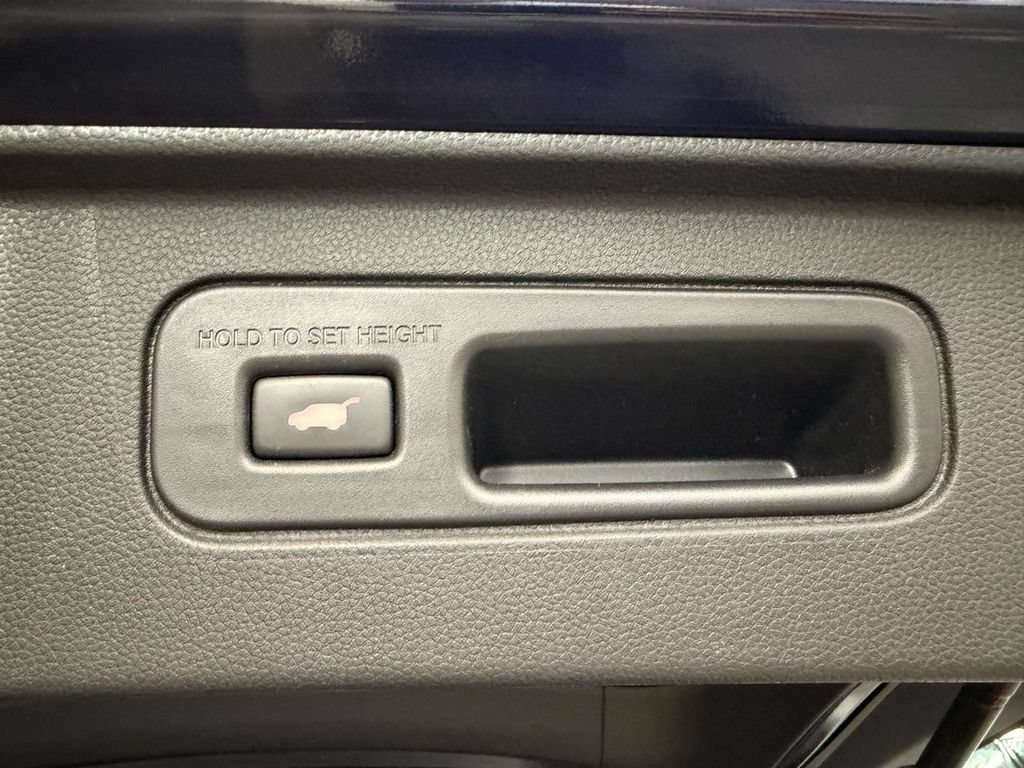 Used 2025 Honda Pilot EX-L image 21