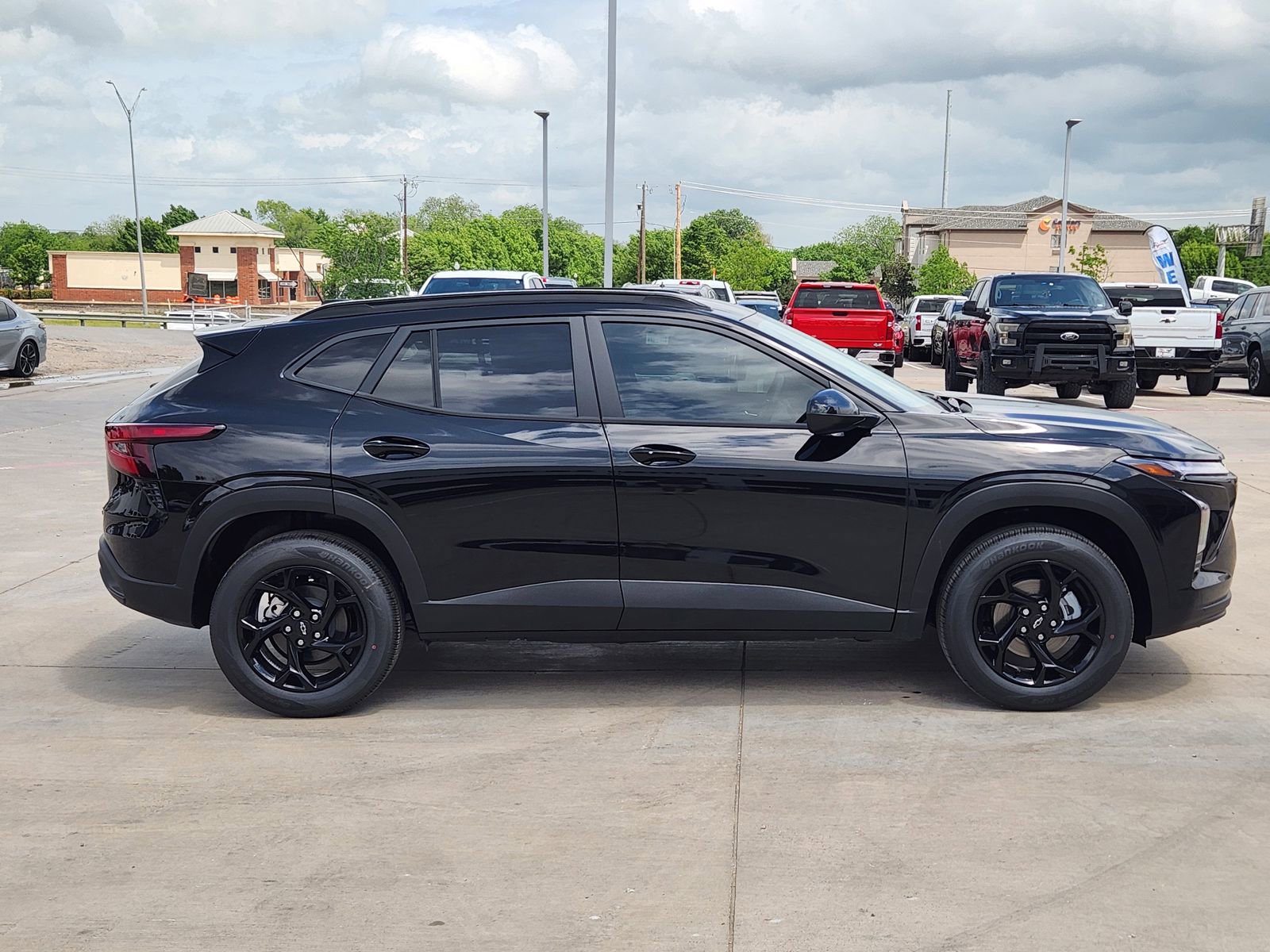New 2026 Chevrolet Trax LT w/ Driver Confidence Package FWD image 7