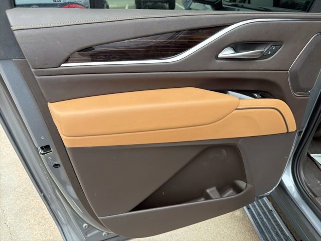 Used 2022 Cadillac Escalade ESV Sport w/ Touring Package image 18