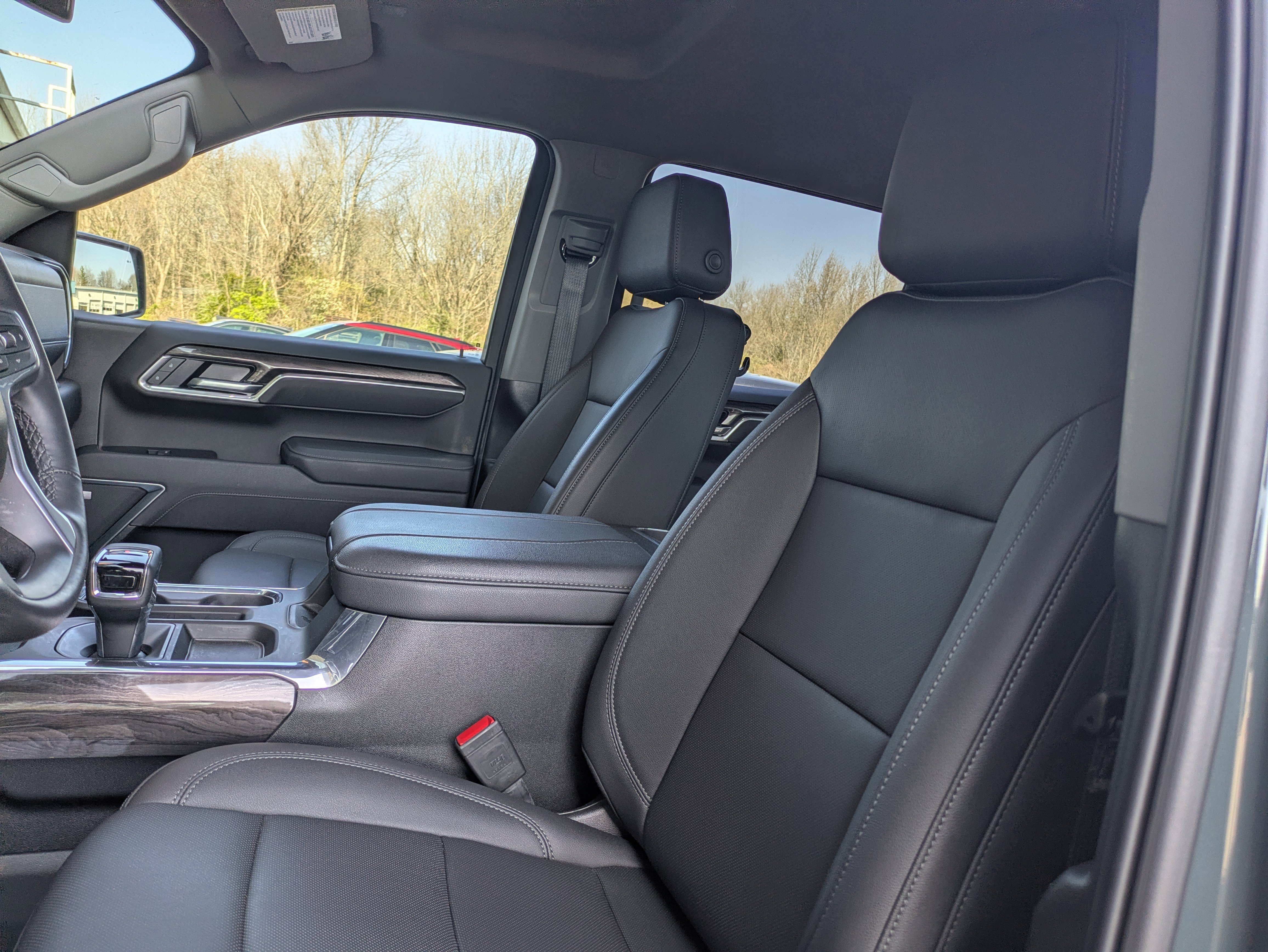 Used 2025 Chevrolet Silverado 1500 LTZ AWD/4WD image 11