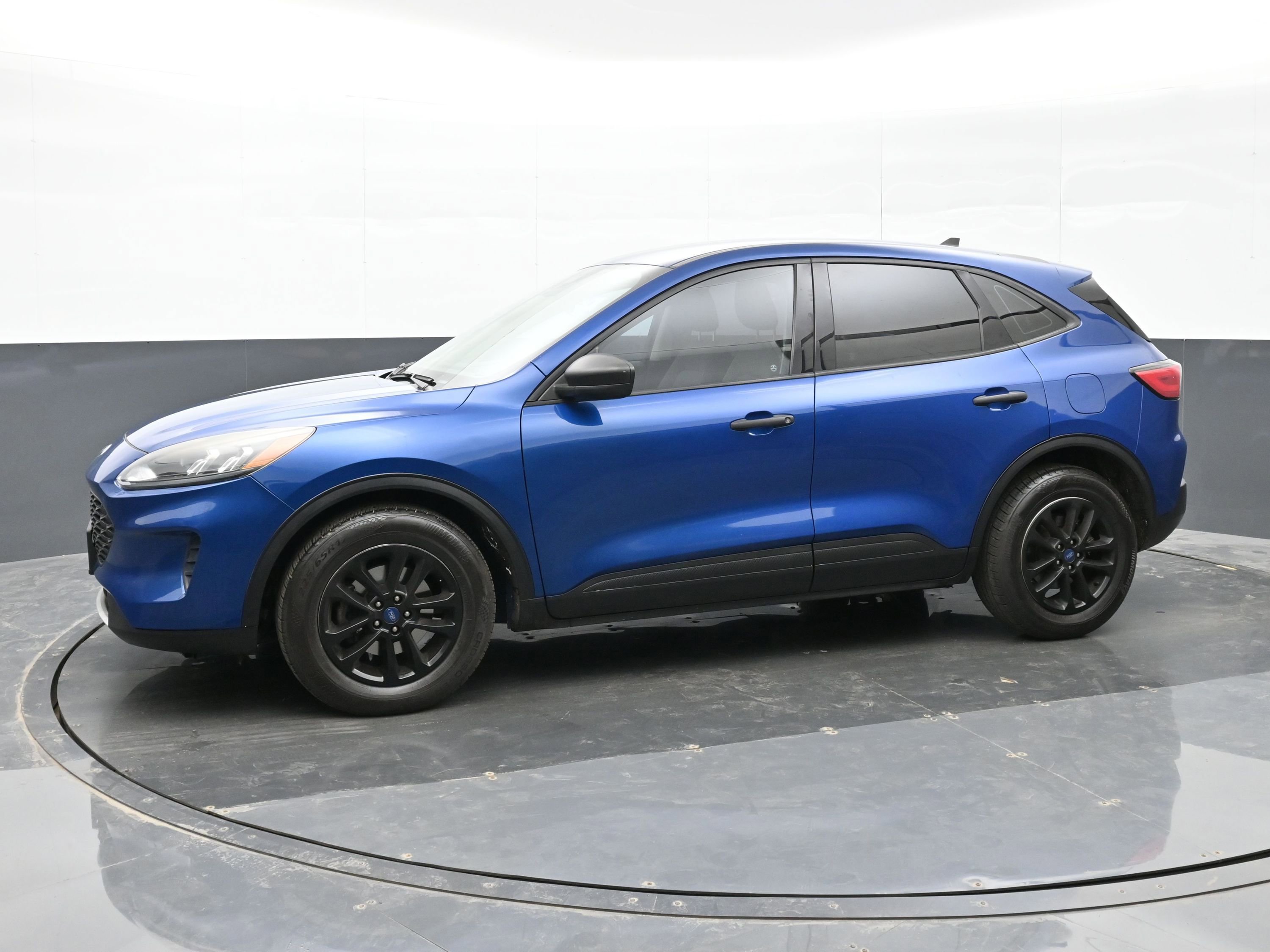 Used 2022 Ford Escape S FWD image 2