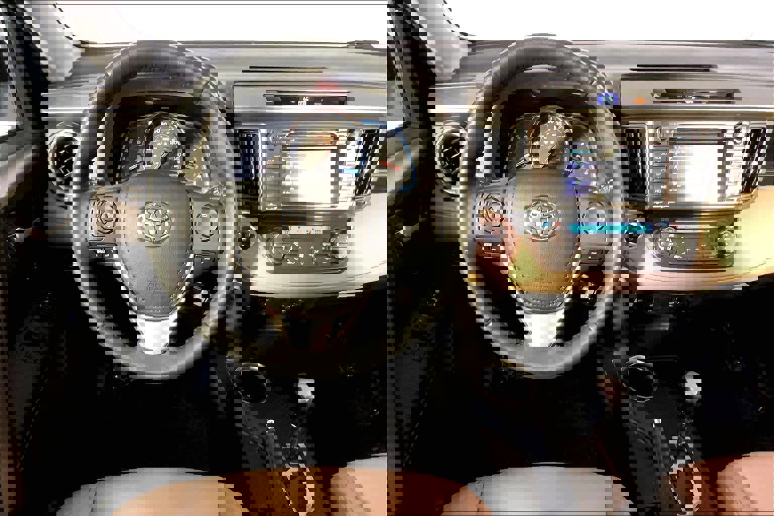 Used 2015 Toyota RAV4 Limited image 5