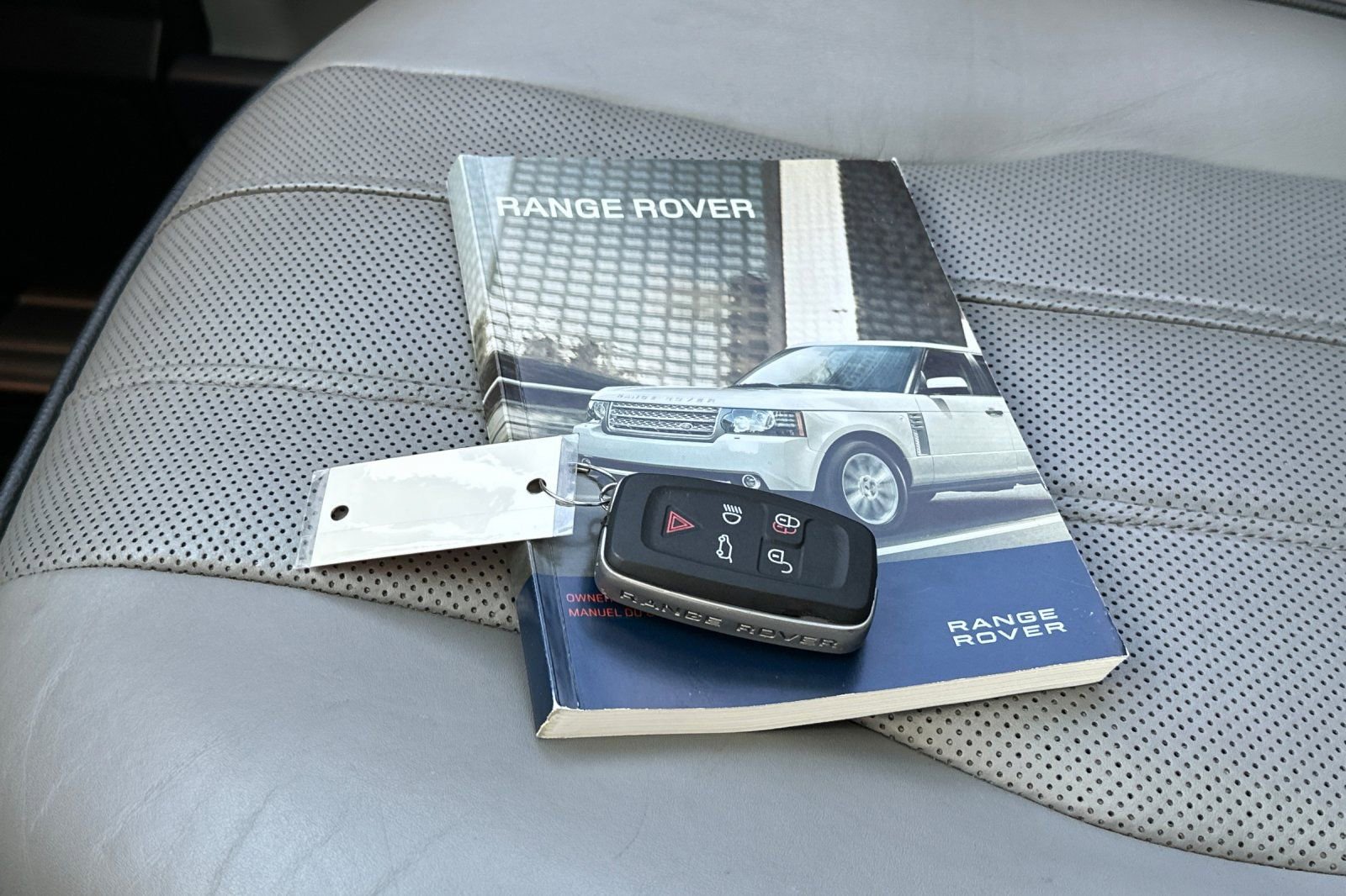 Used 2011 Land Rover Range Rover Supercharged AWD/4WD image 10