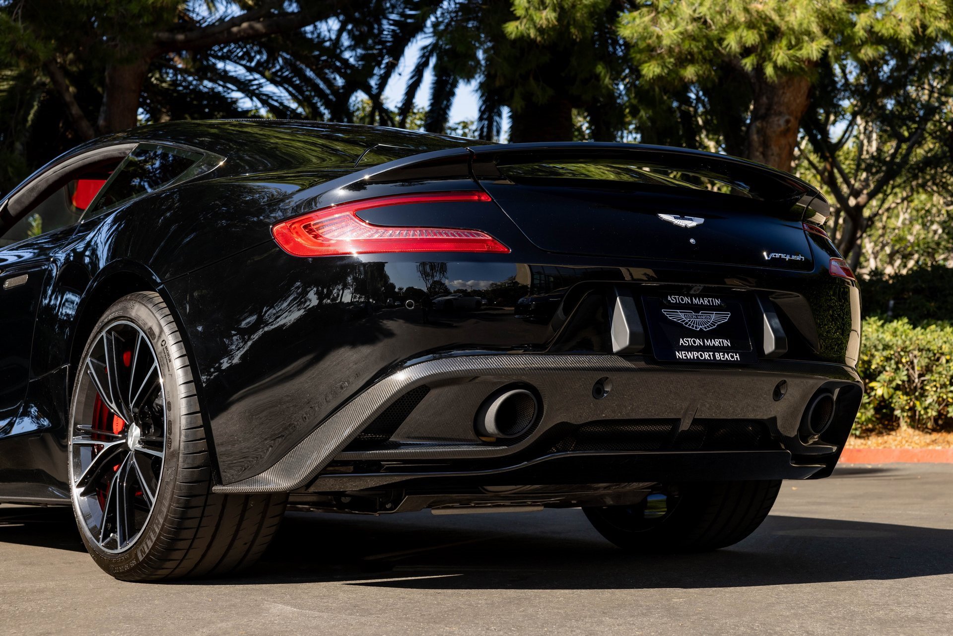 Used 2014 Aston Martin Vanquish Coupe image 10