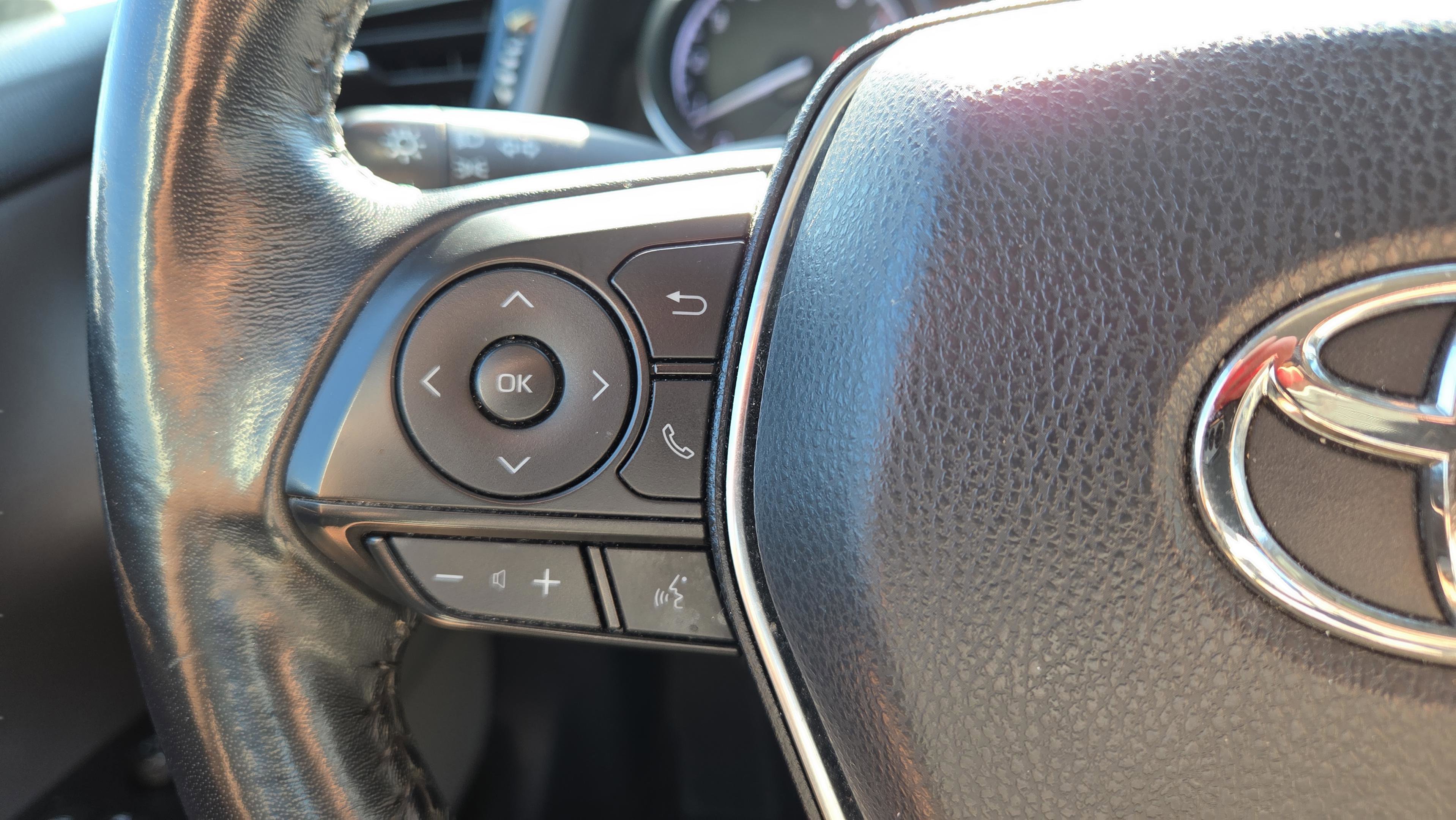 Used 2019 Toyota Camry SE FWD image 27