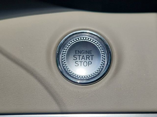 Used 2025 Genesis GV70 2.5T AWD/4WD image 17