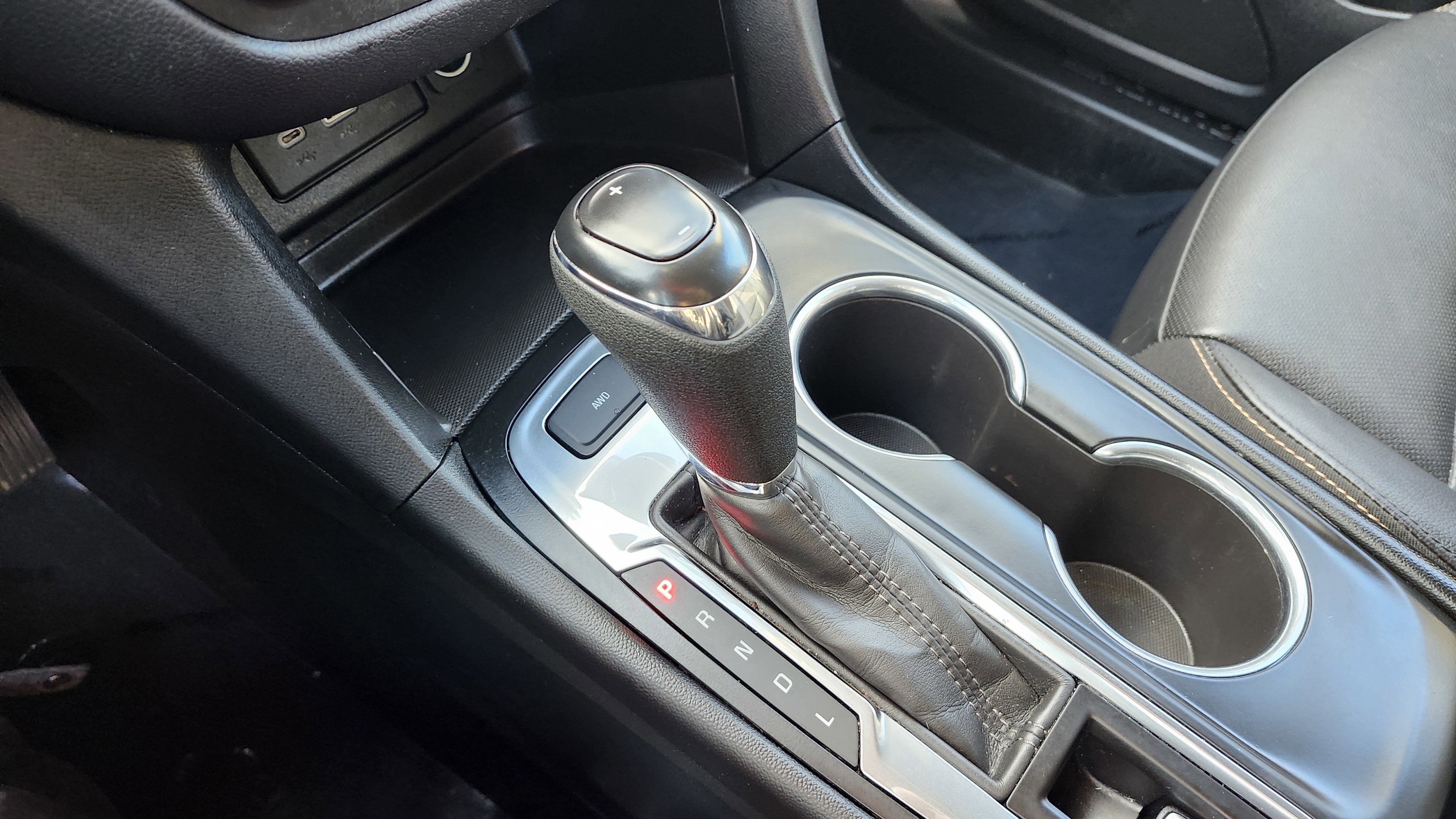 Used 2020 Chevrolet Equinox LT w/ Midnight Edition image 32