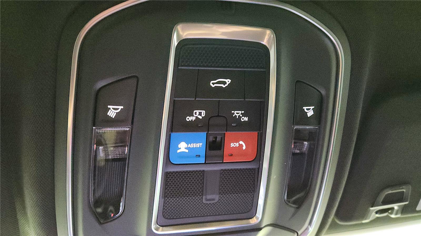 Used 2024 Jeep Grand Cherokee Trailhawk w/ Luxury Tech Group III image 38