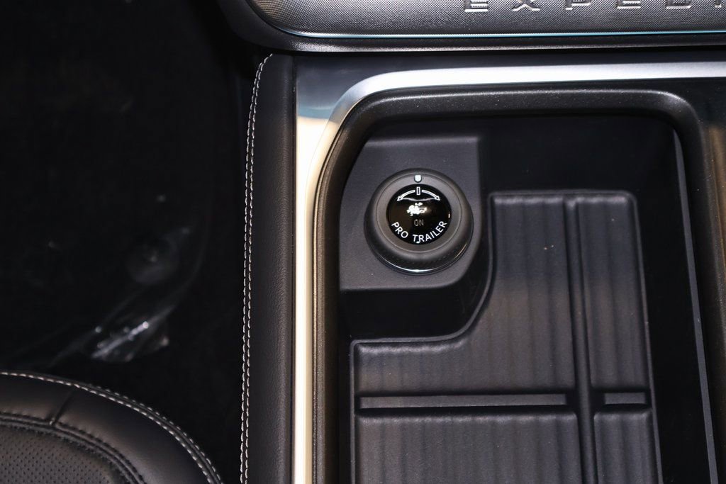 New 2026 Ford Expedition Platinum w/ Stealth Appearance Package image 33