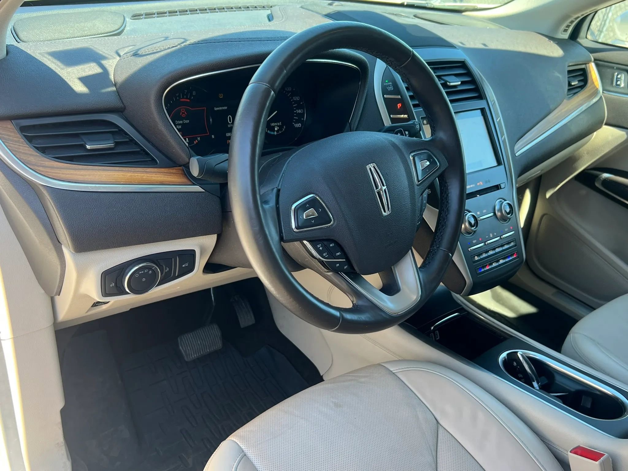 Used 2019 Lincoln MKC Reserve w/ MKC Climate Package image 11