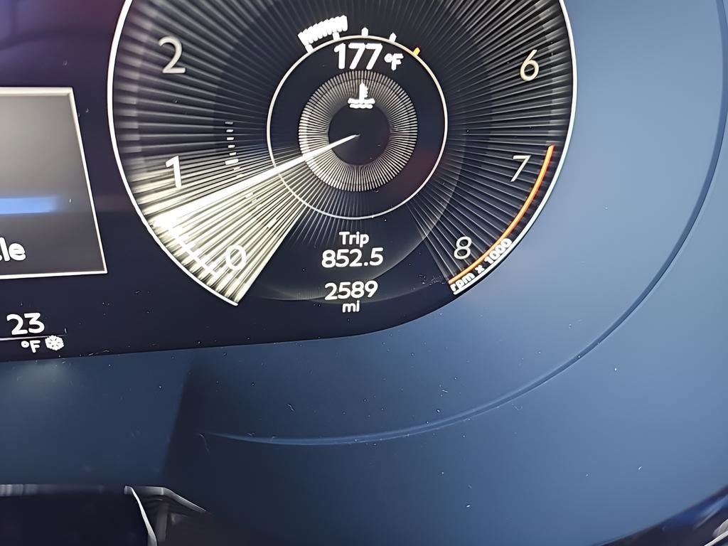 Used 2022 Bentley Bentayga image 24