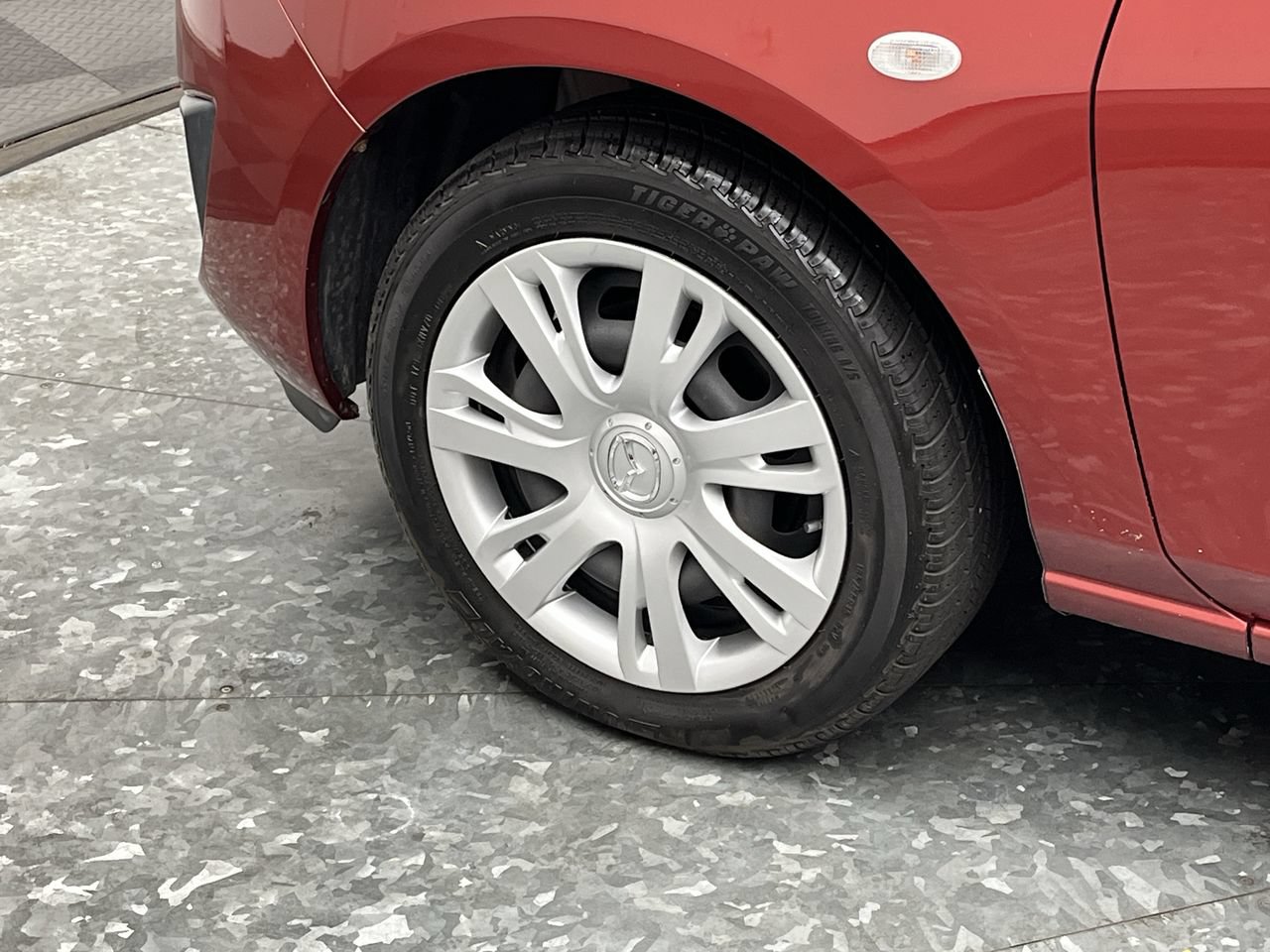 Used 2014 MAZDA MAZDA2 Sport FWD image 20