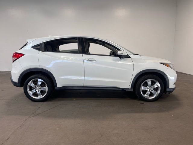 Used 2016 Honda HR-V EX image 2