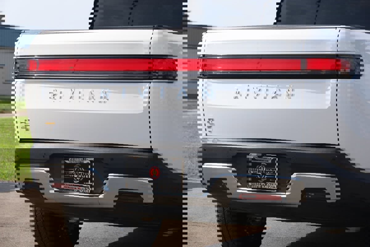 Used 2022 Rivian R1T Adventure image 61