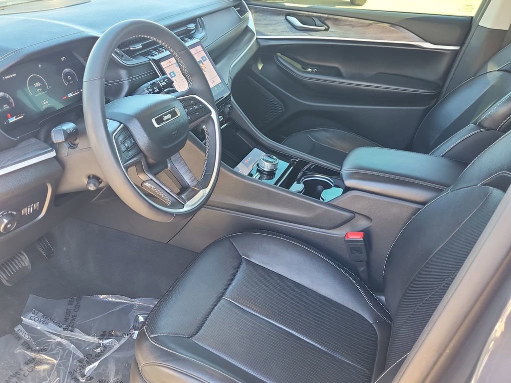 Used 2023 Jeep Grand Cherokee L Limited w/ Luxury Tech Group II image 11