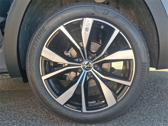 New 2026 Volkswagen Atlas Cross Sport SEL Premium R-Line image 5