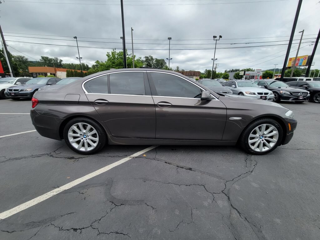 Used 2013 BMW 528i xDrive Sedan AWD/4WD image 5