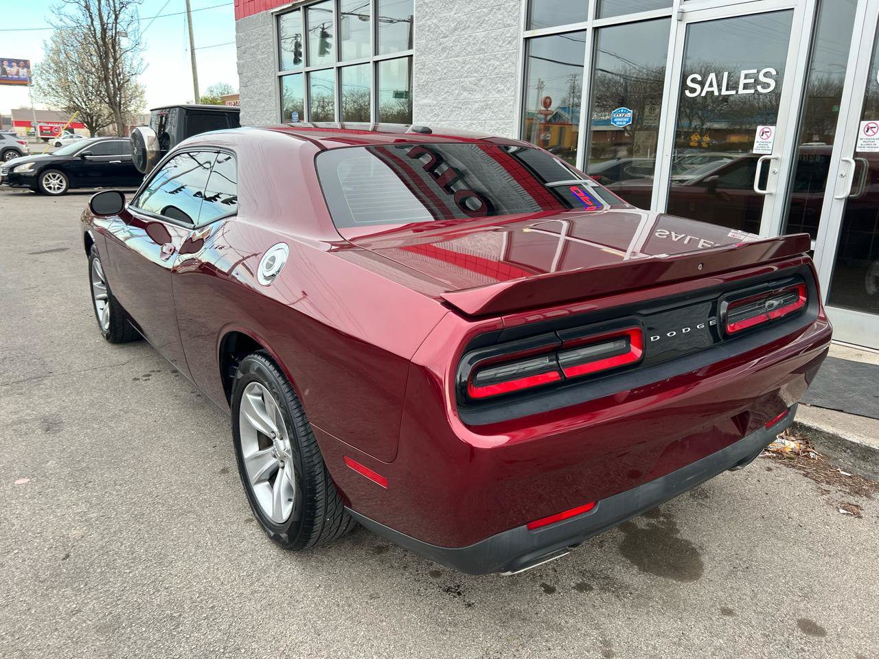 Used 2019 Dodge Challenger SXT RWD image 5