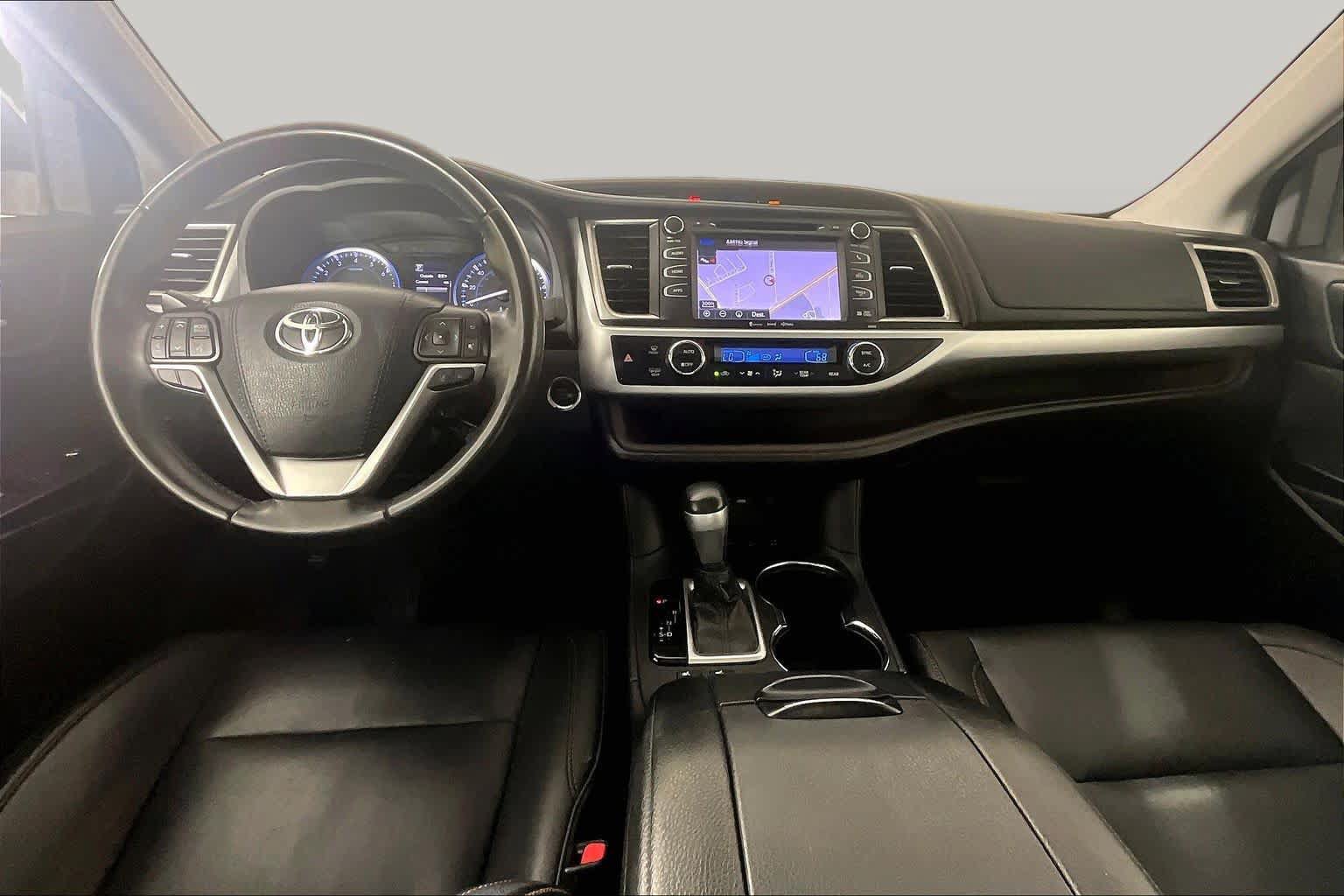 Used 2019 Toyota Highlander XLE AWD/4WD image 15