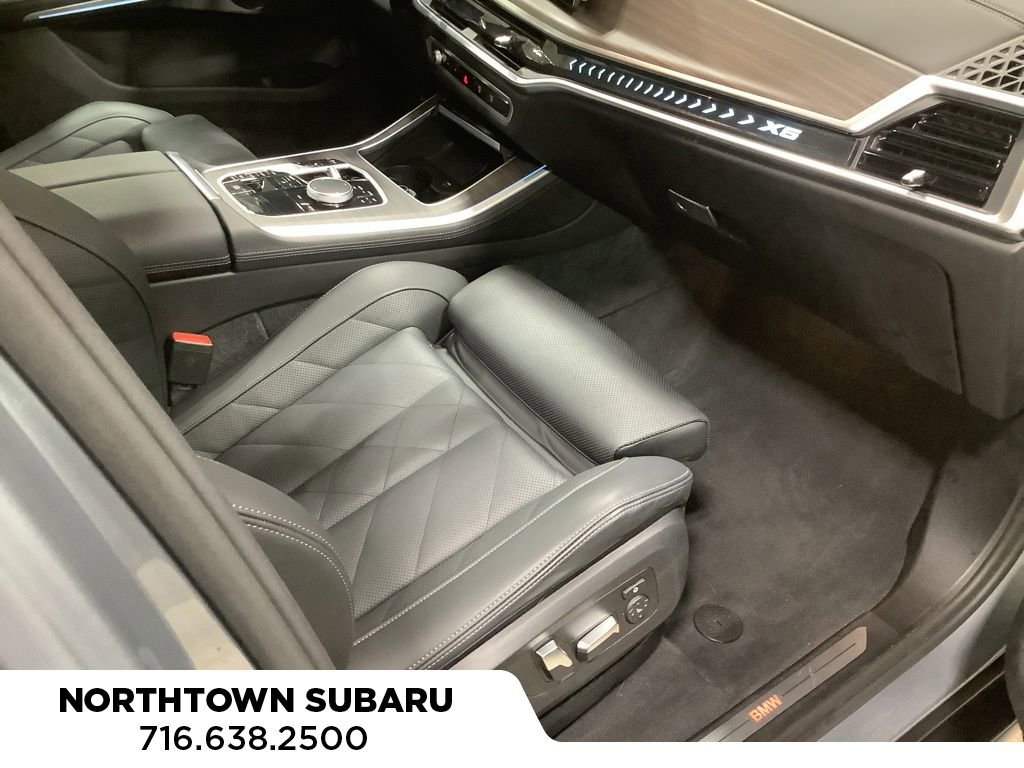 Used 2025 BMW X5 xDrive40i w/ Parking Assistance Package image 3