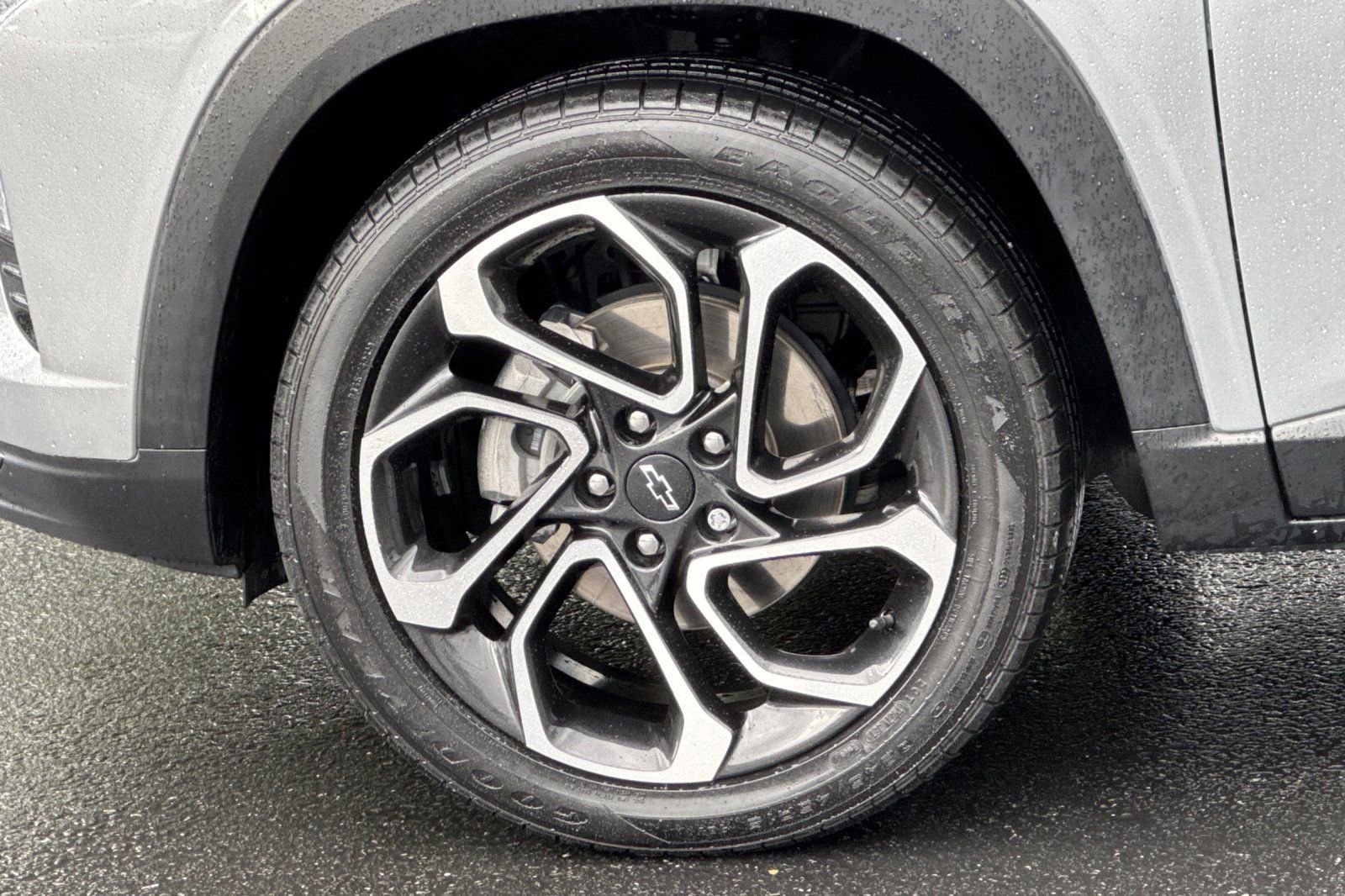 Used 2024 Chevrolet Trax RS w/ Sunroof Package image 30