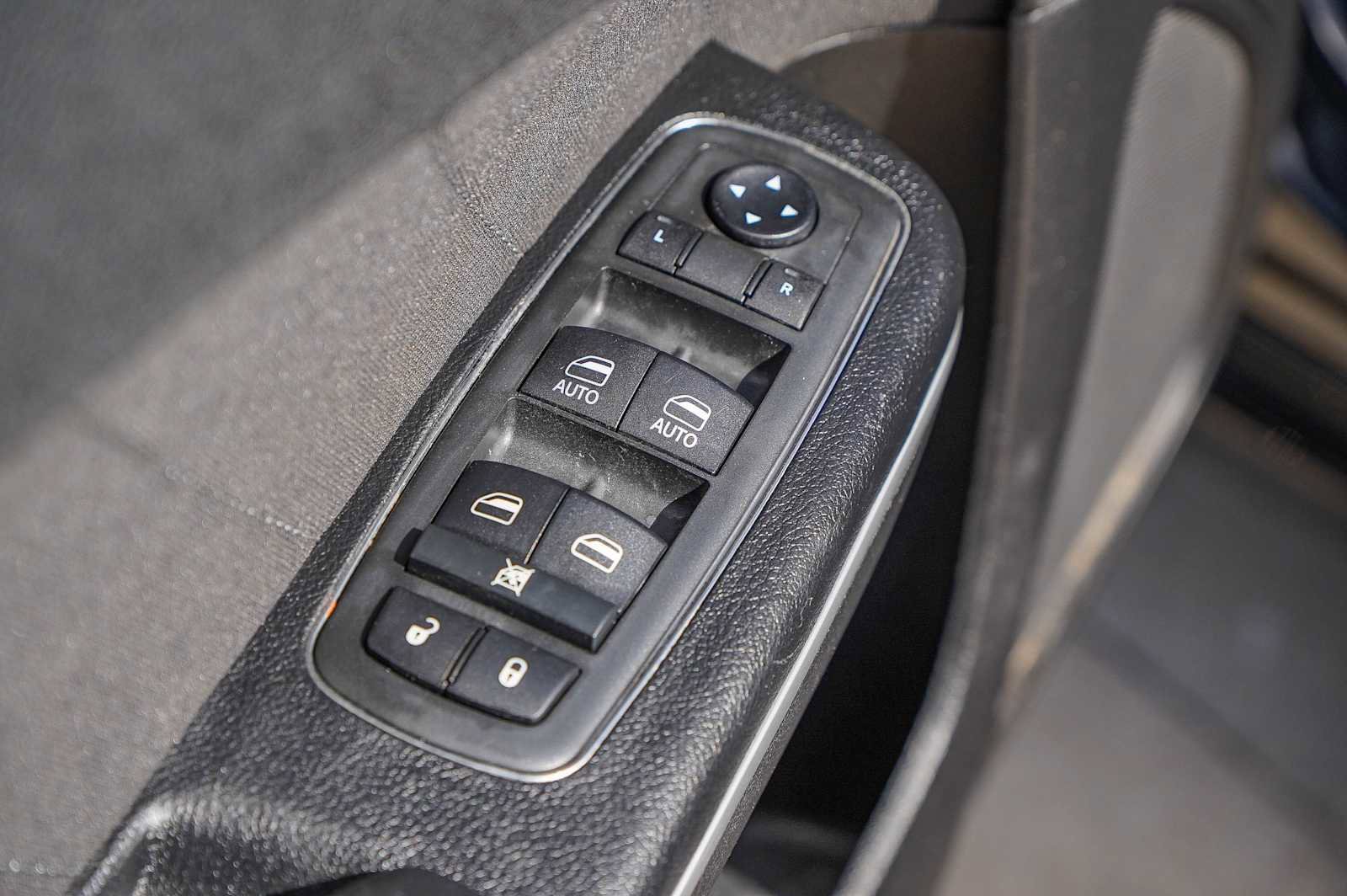 Used 2019 Dodge Charger SXT image 22